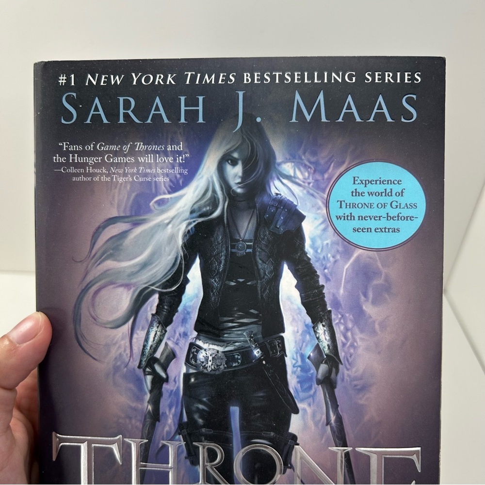 Throne of Glass by Sarah J. Maas - Picture 9 of 14